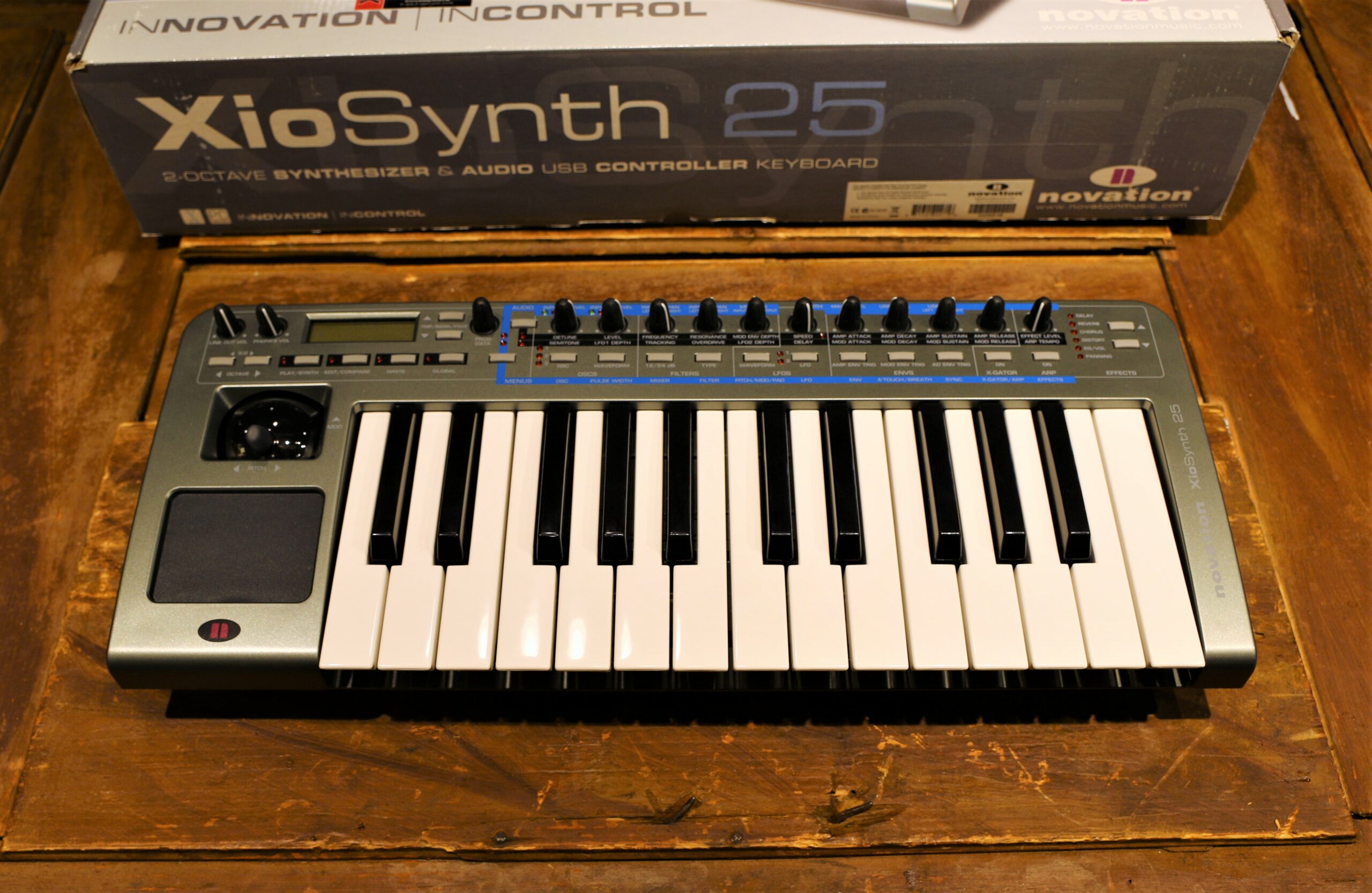 novation xio synth 25 シンセサイザー キーボード ピアノ