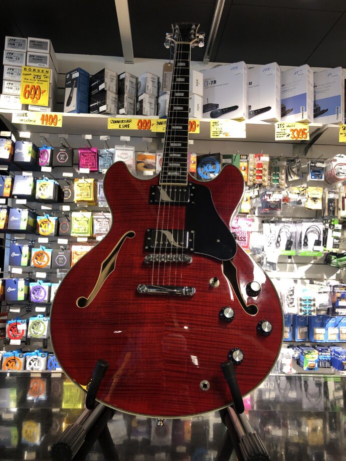 Sire Larry Carlton H7