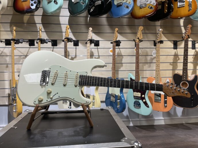 Schecter Nick Johnston inkl. bag Atomic Snow
