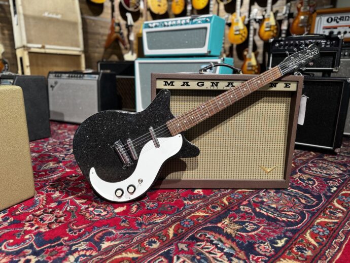 Danelectro 59 Double Cut – Black Metal Flake
