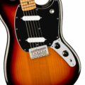 Fender Player II Mustang Maple Fingerboard, 3-Color Sunburst