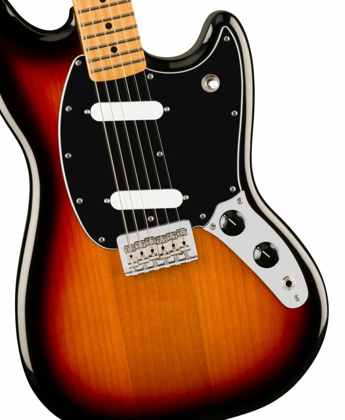 Fender Player II Mustang Maple Fingerboard, 3-Color Sunburst