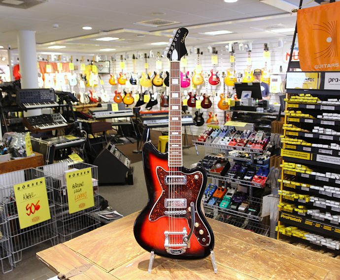 Begagnad Silvertone model 1948 hos Musikbörsen i Göteborg