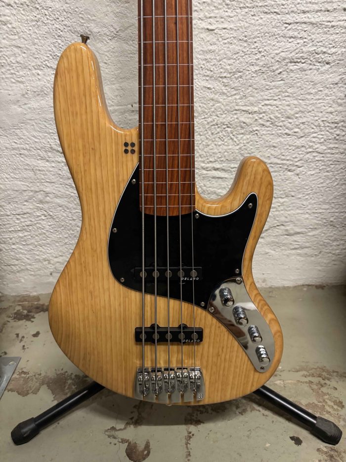 Sandberg TT5 Fretless lines PF Ash NatHG BKPG B-stock