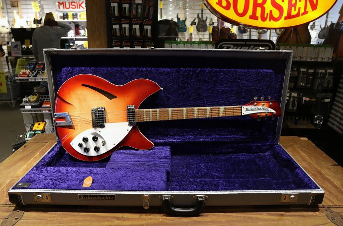 Begagnad Rickenbacker 360 V64 från 1991 hos Musikbörsen i Göteborg