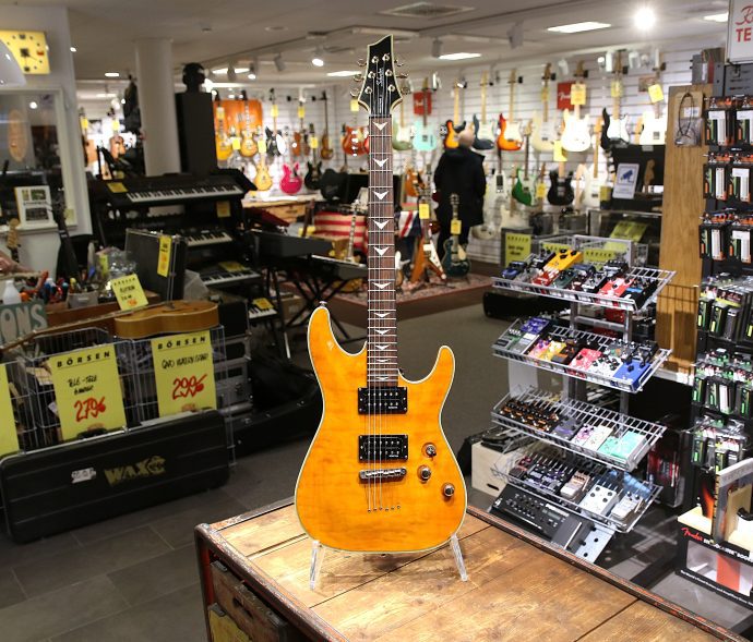 Begagnad Schecter Omen Extreme hos Musikbörsen i Göteborg