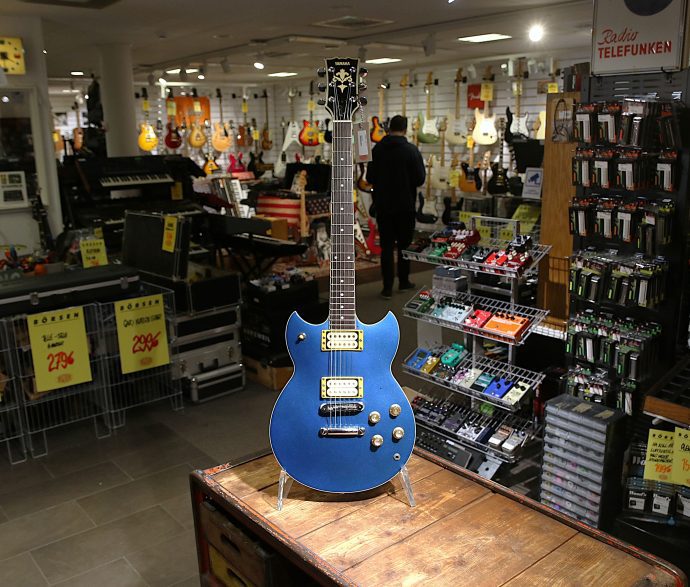 Begagnad Yamaha SG800S från 1981 hos Musikbörsen