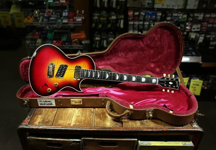 Begagnad Gibson Nighthawk från 1996 hos Musikbörsen Göteborg