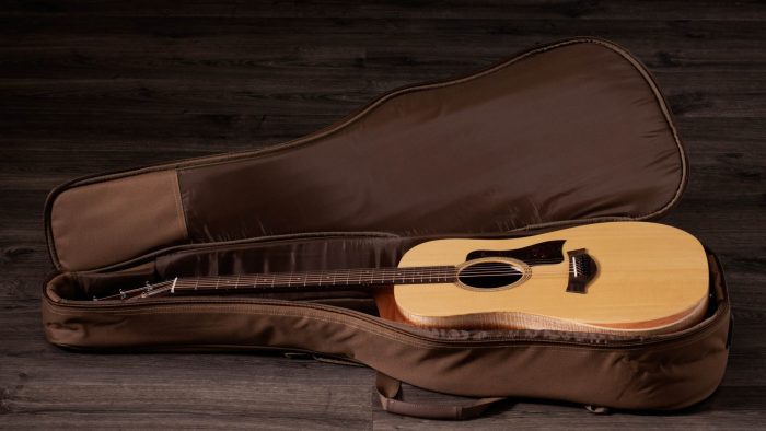 Taylor Academy 10e LTD,Figured Koa/Spruce