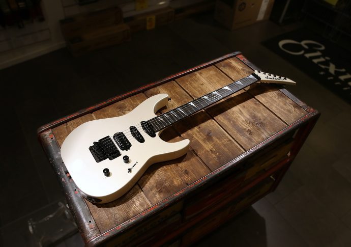 begagnad Jackson American SRS Soloist SL2 hos Musikbörsen