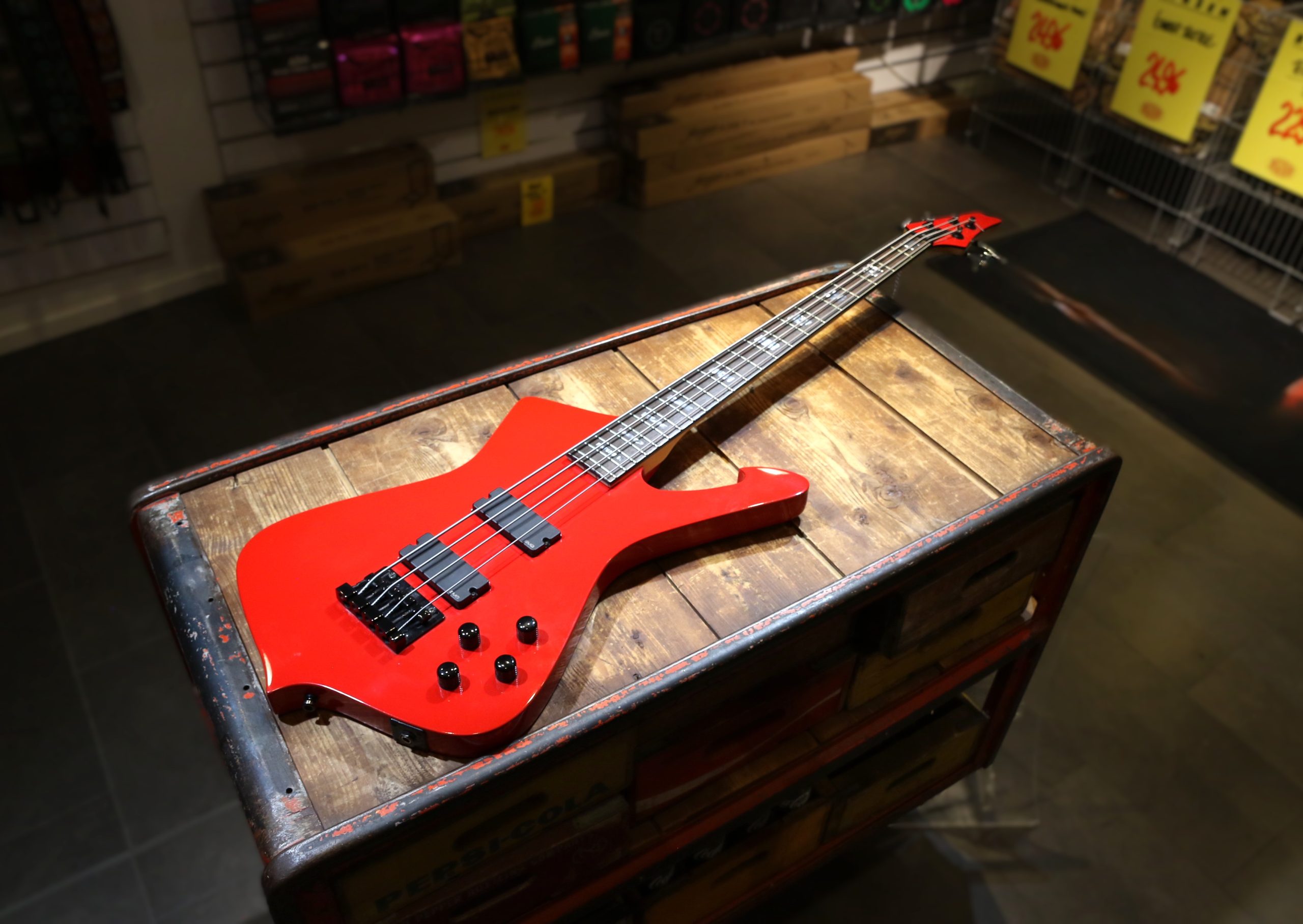 Begagnad Ibanez IC300EX Iceman Blood Red hos Musikbörsen i