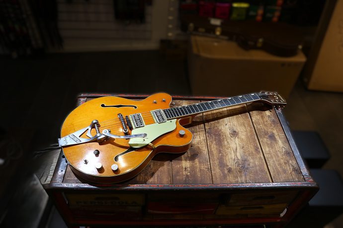 Begagnad Gretsch 6120 från 1965 hos Musikbörsen i Göteborg