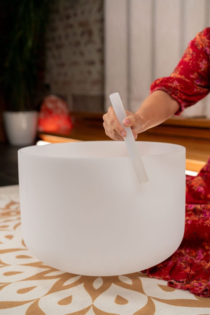 Meinl CSBM16C3 Crystal Singing Bowl 16, 440Hz, Root Chakra E3