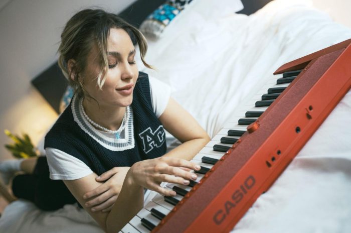 Casio Bundle CT-S1RD Digital Piano