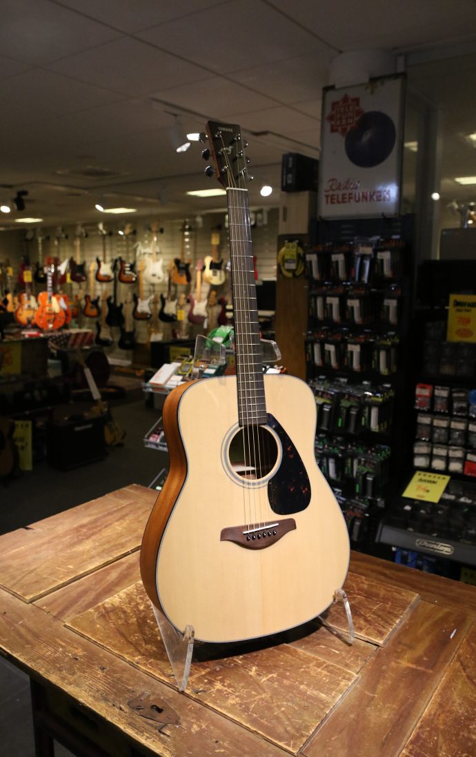 Begagnad Yamaha FG800 hos Musikbörsen i Göteborg