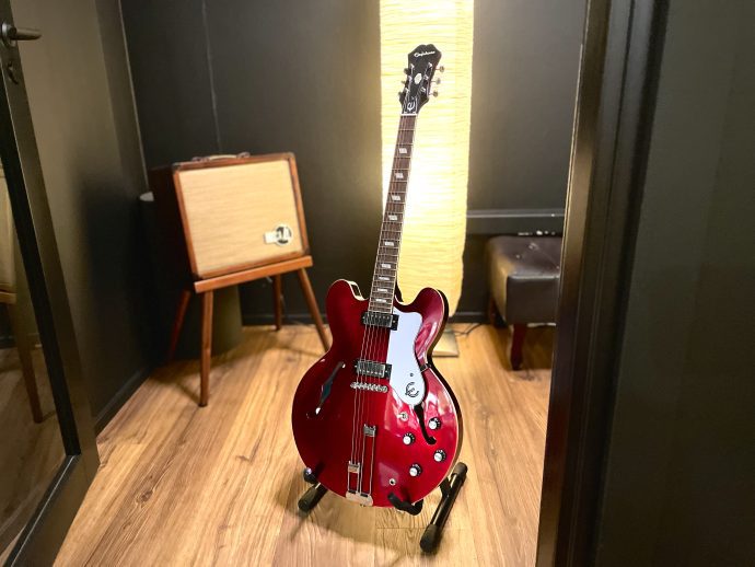 Epiphone Riviera ‘Sparkling Burgundy’