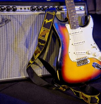 Fender 2" monogrammed strap Black/yellow/brown