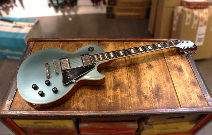 Epiphone Les Paul Modern från 2022 i Pelham Blue
