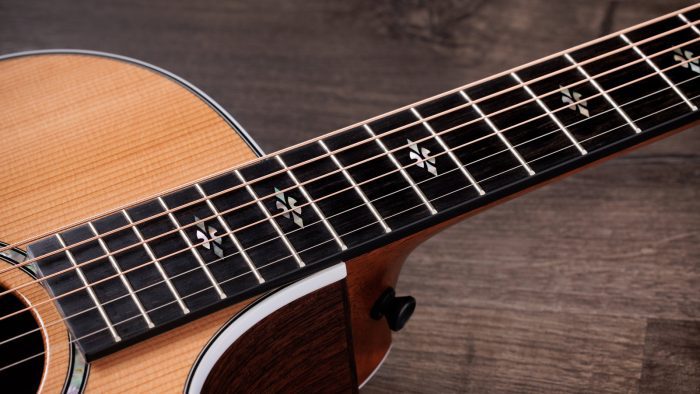 Taylor 712ce Next Generation Cedar/Rosewood