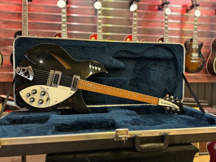 Rickenbacker 330 Jetglo inkl orginal hardcase